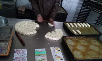 低價(jià)轉(zhuǎn)讓營(yíng)業(yè)中代裝面包食品加工廠(chǎng)，含一年房租及食品經(jīng)營(yíng)資質(zhì)